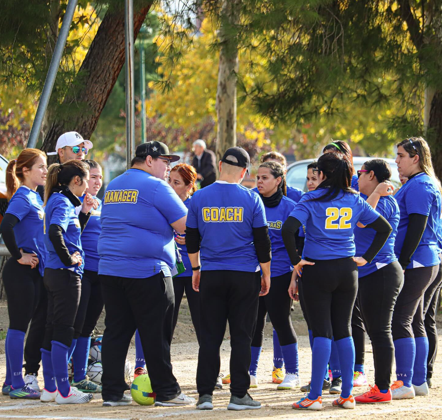 Equipo de Gladiadoras de Madrid Kickingball entrenando.